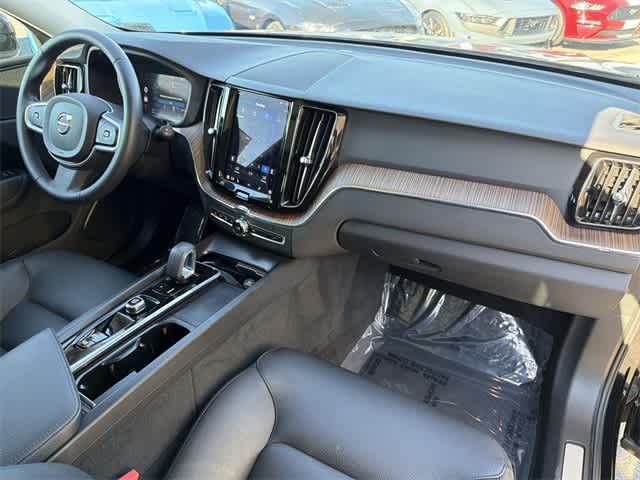 Thumbnail: 2022 Volvo XC60 - 36