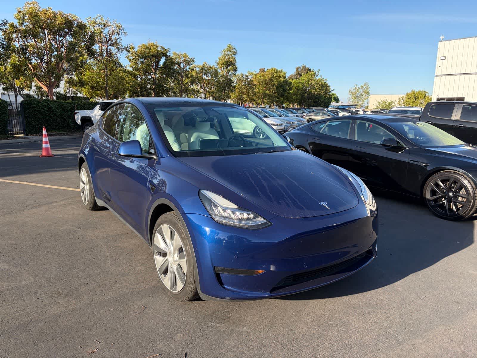 Used 2021 Tesla Model Y Long Range with VIN 5YJYGAEE0MF271480 for sale in Huntington Beach, CA