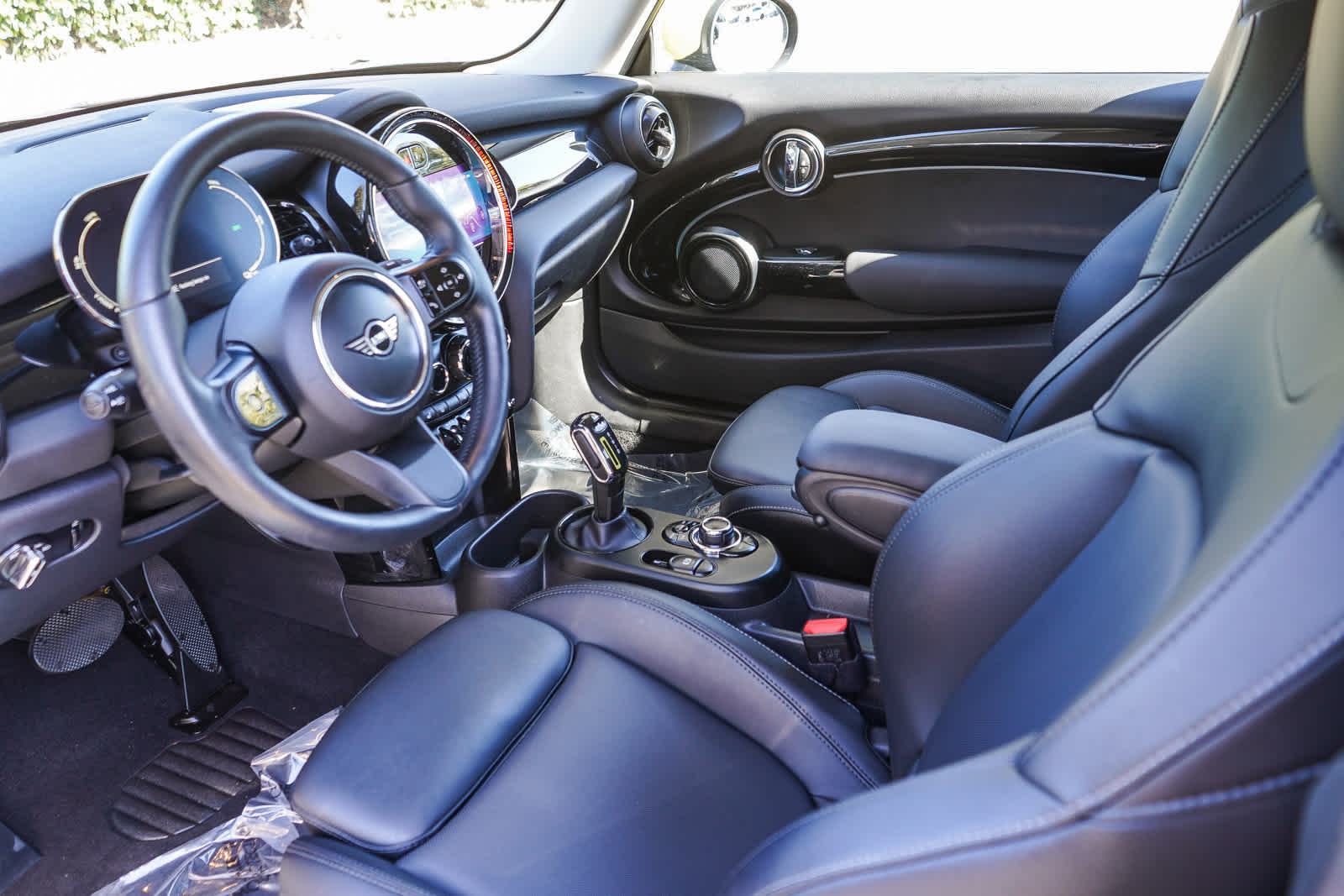 Thumbnail: 2022 MINI Cooper Hardtop - 17