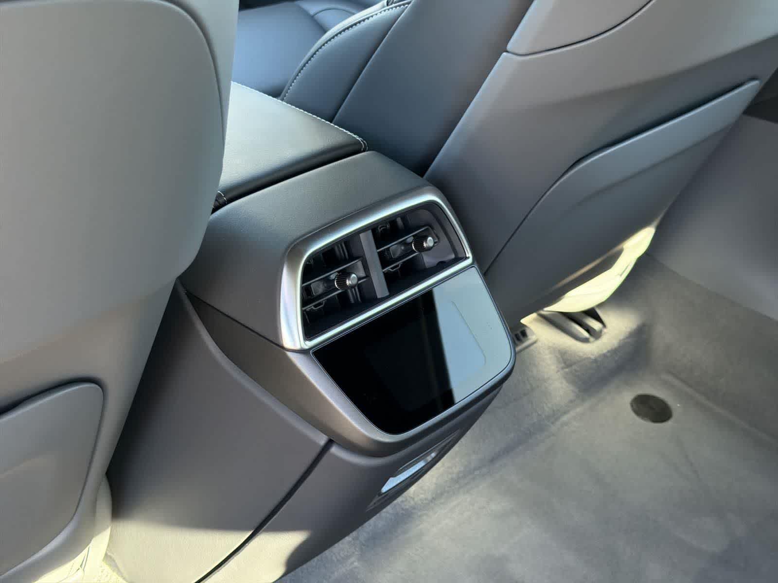 Thumbnail: 2024 Lucid Air - 28