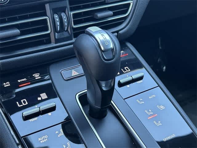 Thumbnail: 2022 Porsche Macan - 19