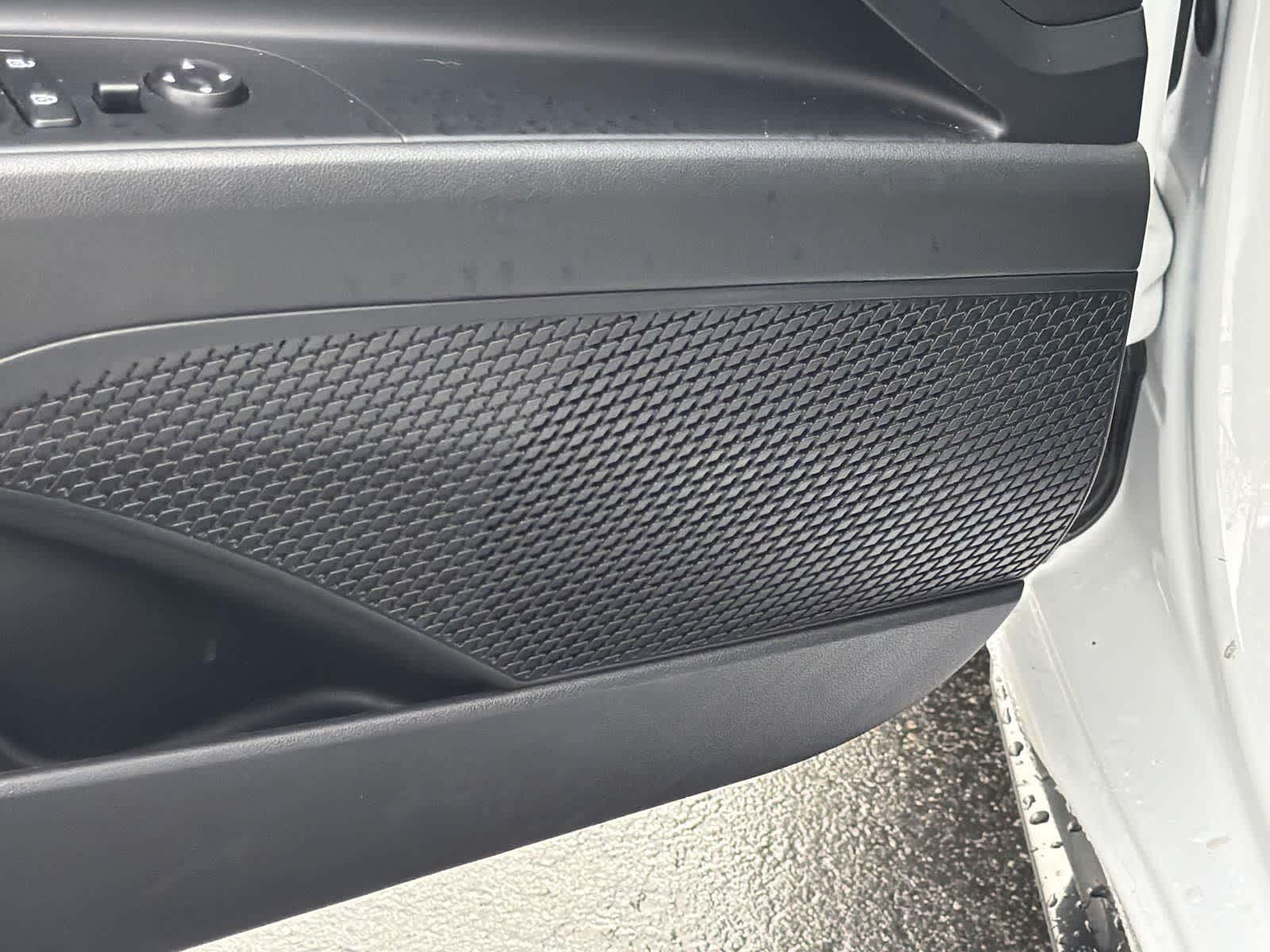 Thumbnail: 2022 Hyundai Elantra - 23