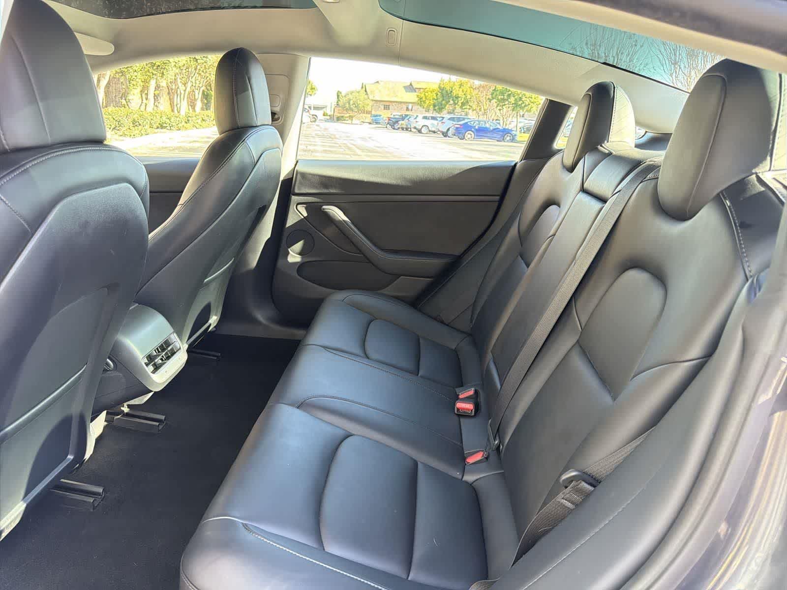 Thumbnail: 2022 Tesla Model 3 - 29