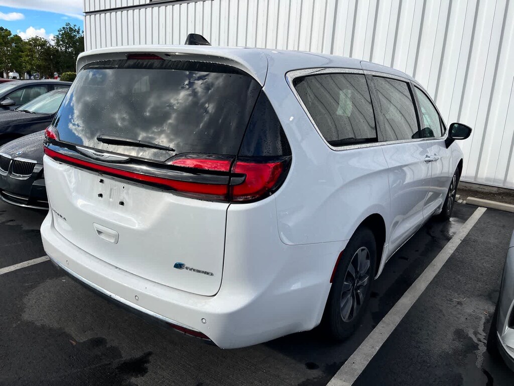 Used 2024 Chrysler Pacifica Hybrid Select Van