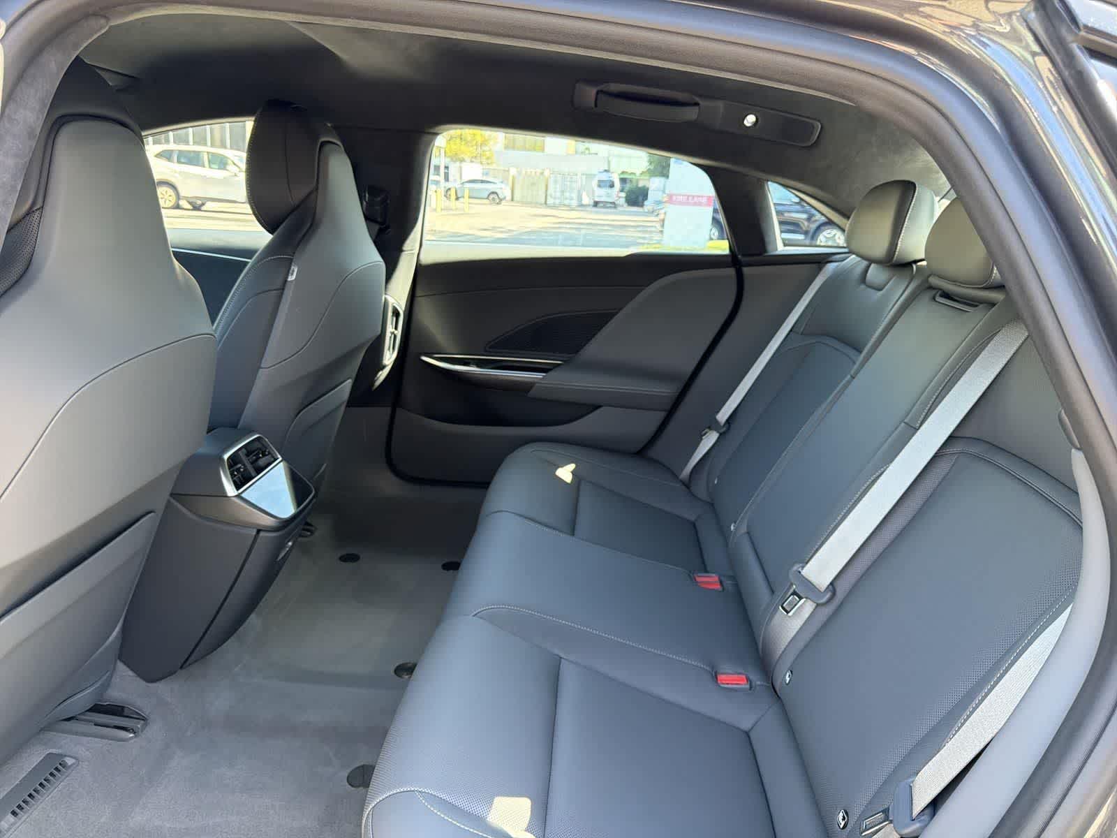 Thumbnail: 2024 Lucid Air - 27