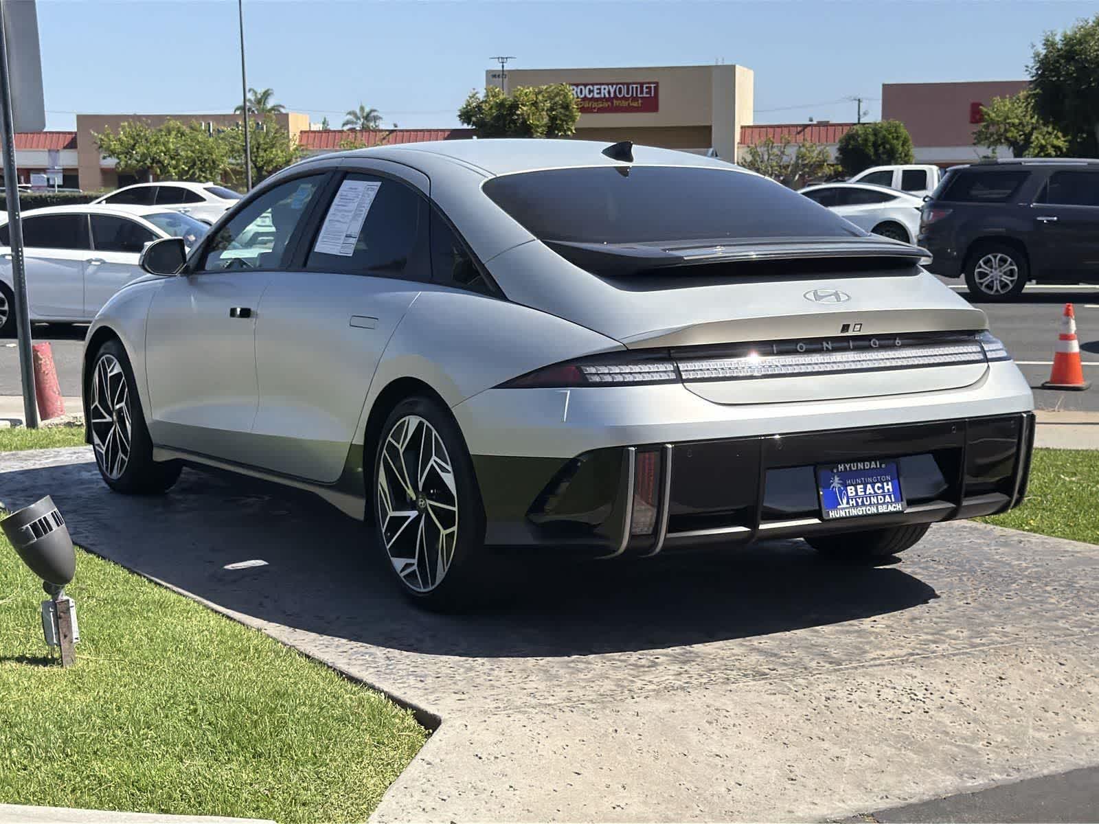 Thumbnail: 2023 Hyundai Ioniq 6 - 4