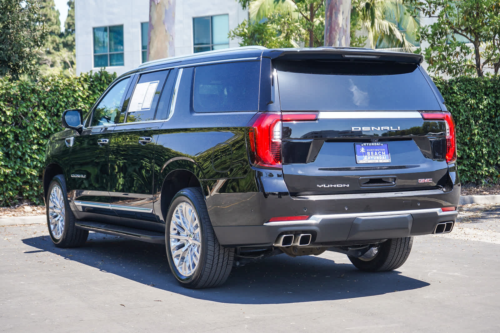 Thumbnail: 2025 GMC Yukon XL - 4
