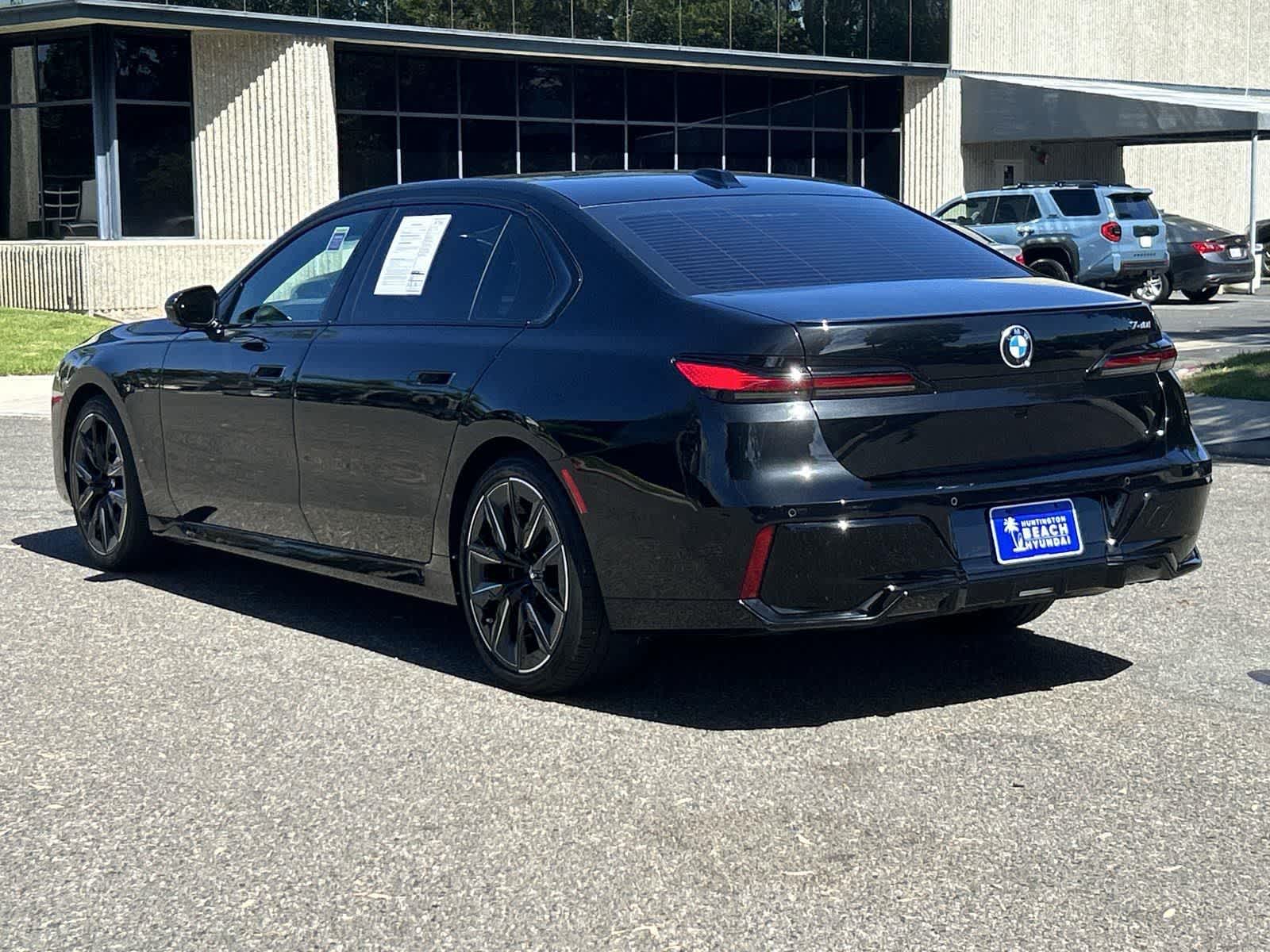 Thumbnail: 2023 BMW 7 Series - 7