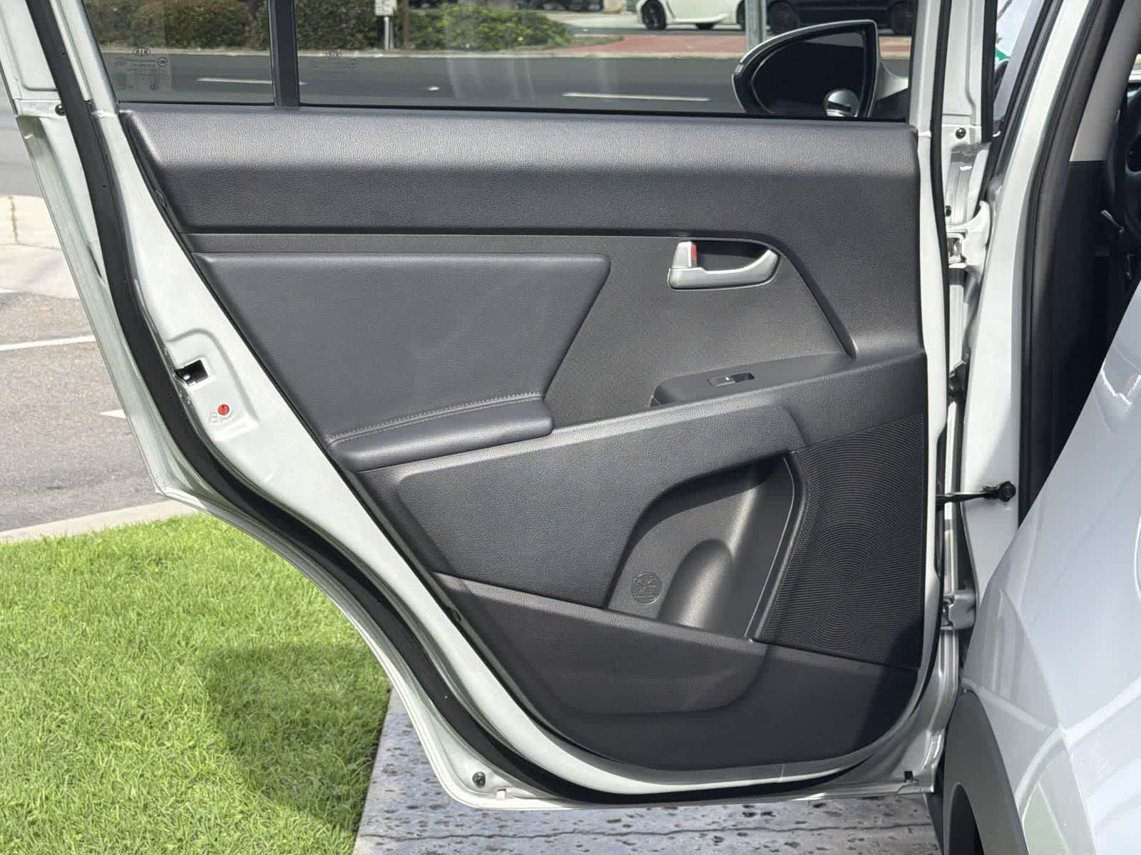 Thumbnail: 2013 Kia Sportage - 24