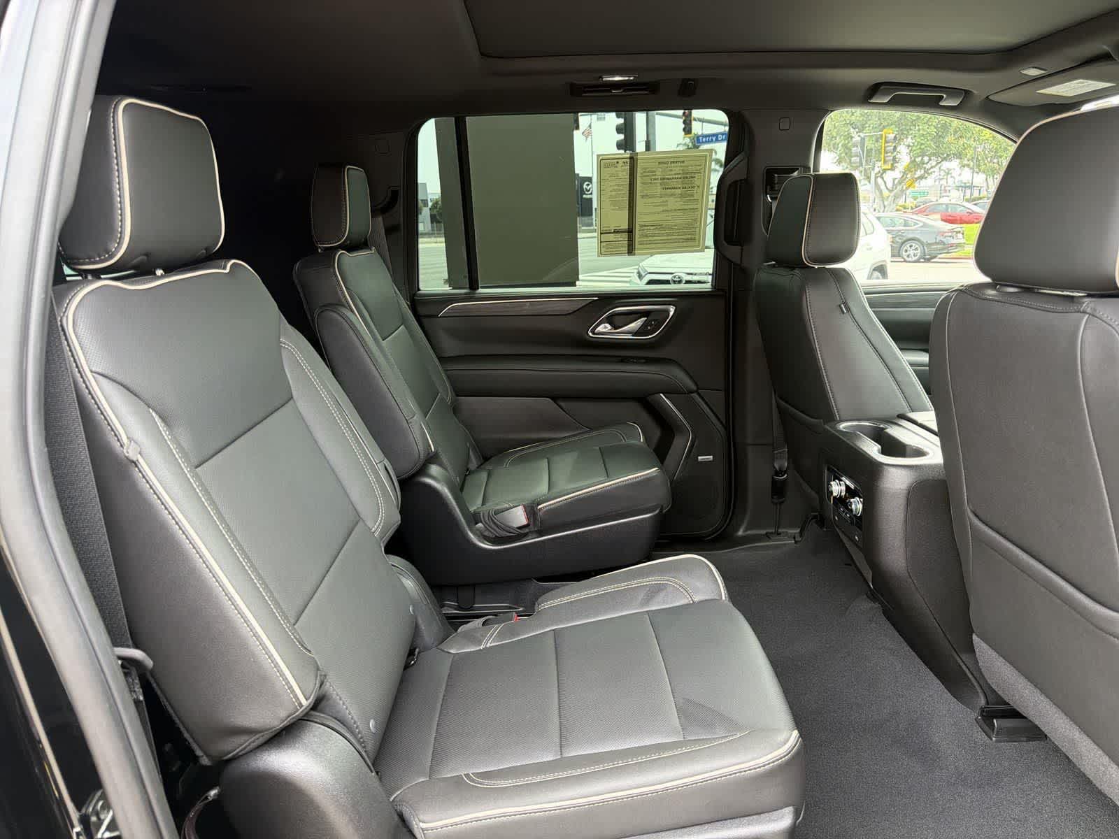 Thumbnail: 2023 GMC Yukon XL - 35