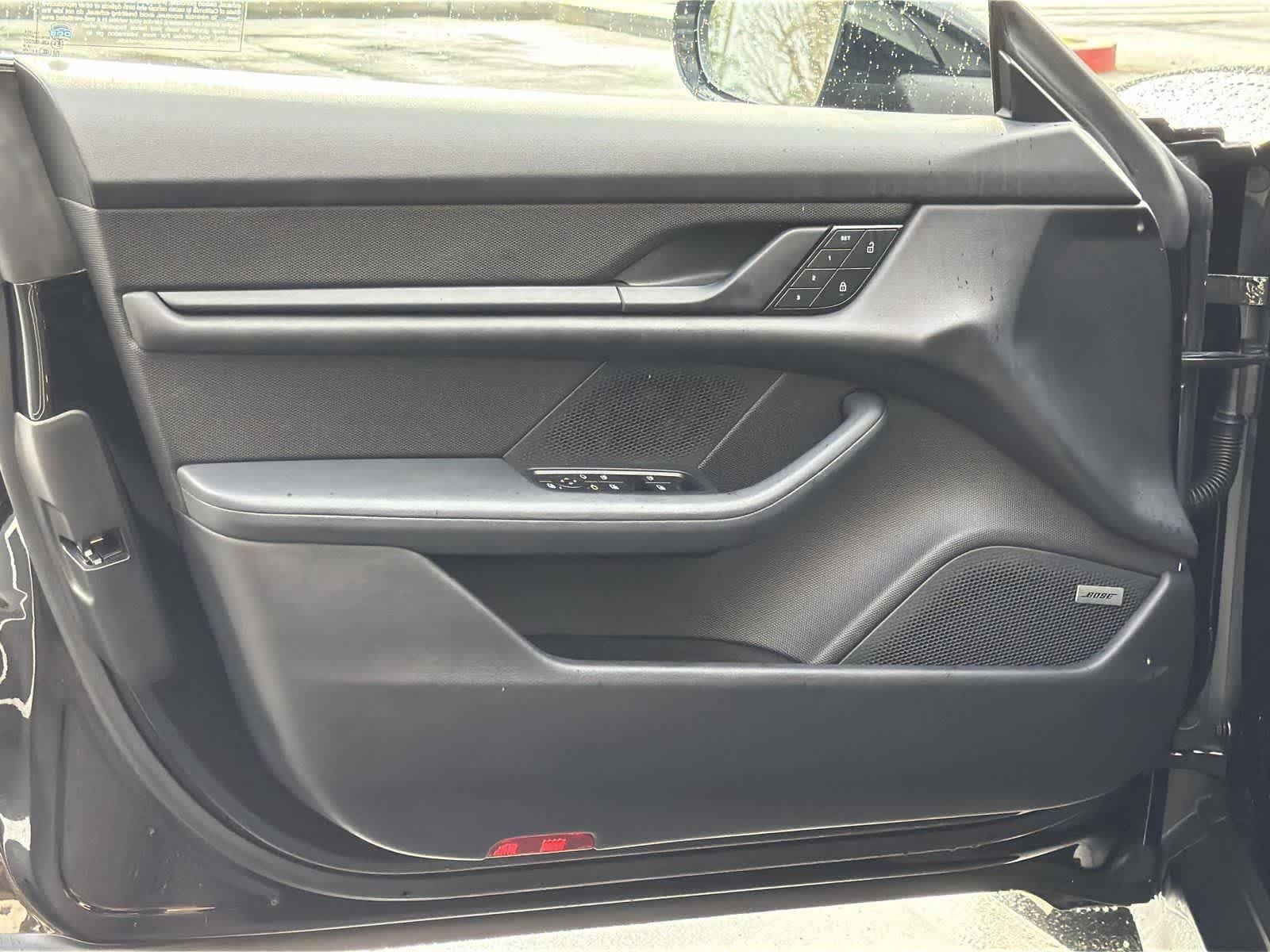 Thumbnail: 2022 Porsche Taycan - 22