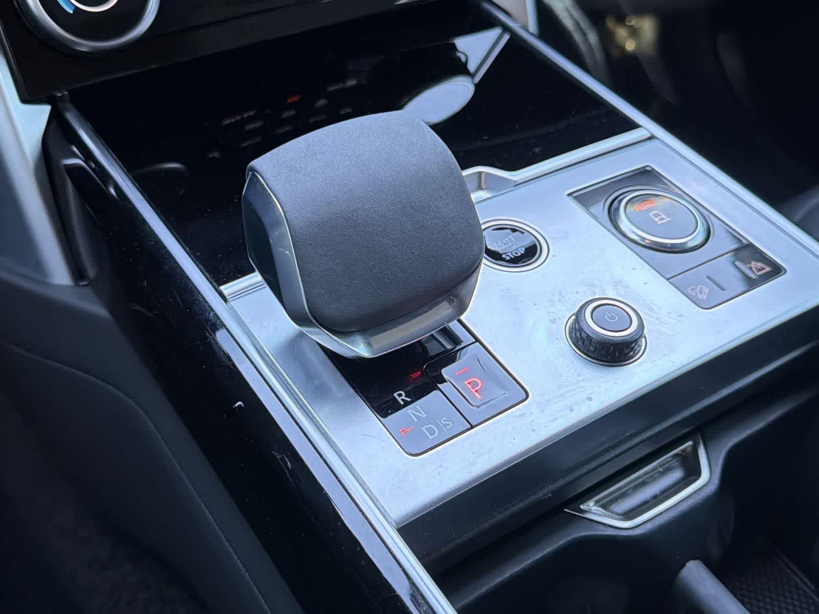 Thumbnail: 2023 Land Rover Range Rover - 17