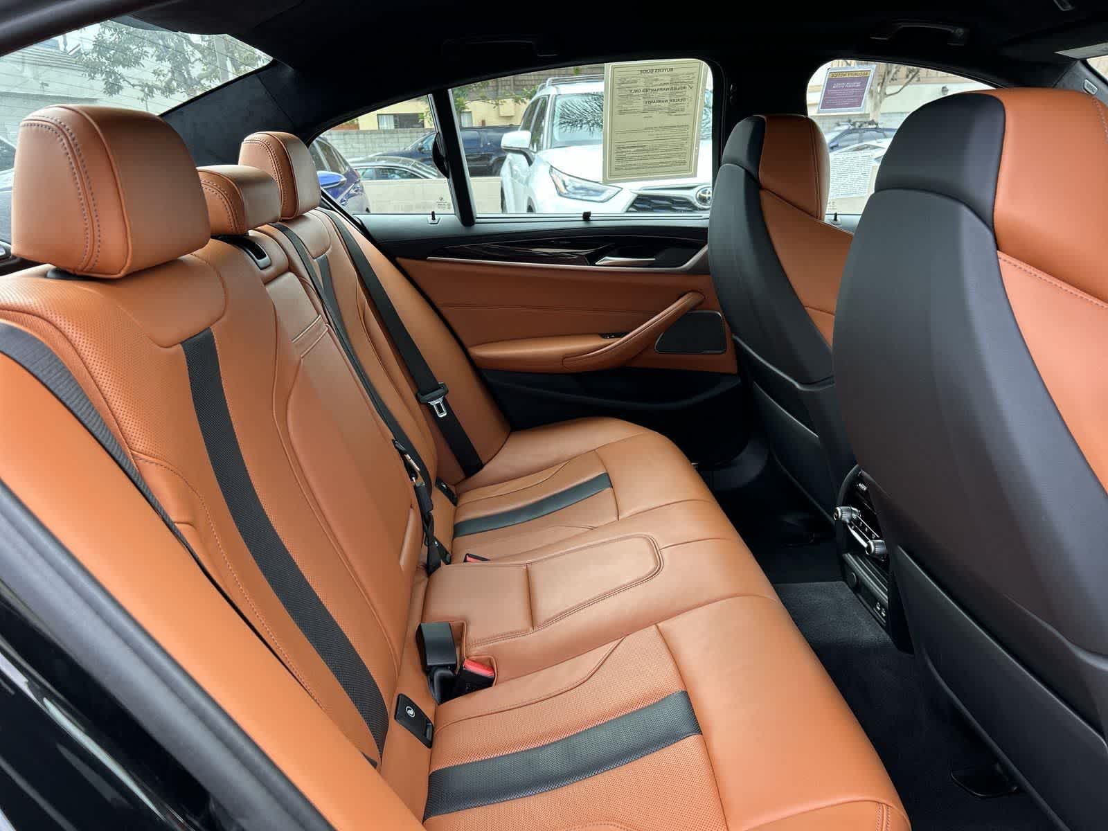 Thumbnail: 2023 BMW M5 - 33