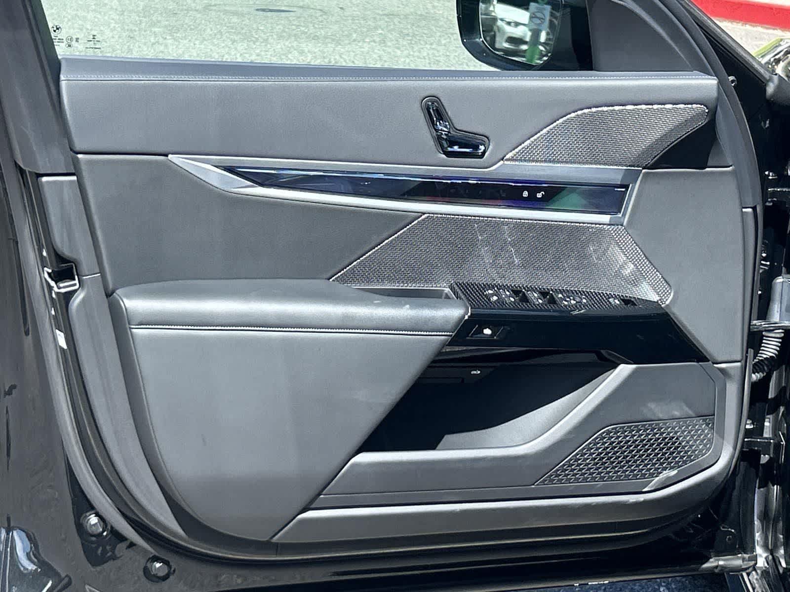 Thumbnail: 2023 BMW 7 Series - 28