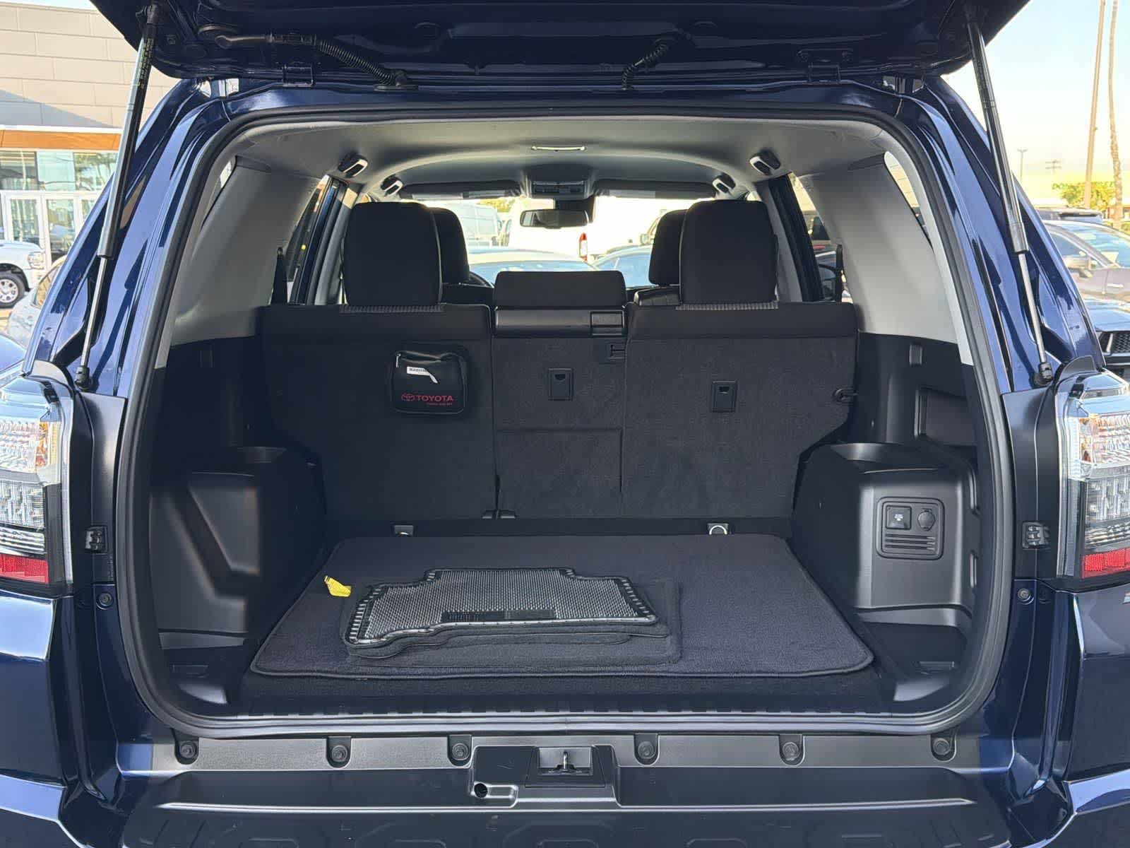 Thumbnail: 2022 Toyota 4Runner - 28