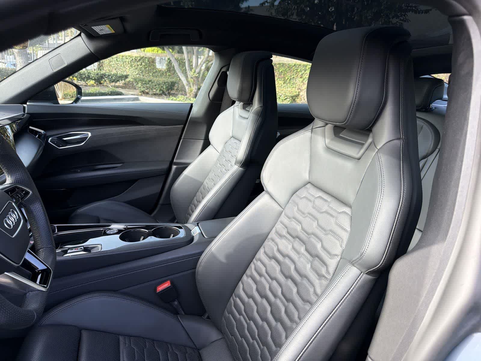 Thumbnail: 2023 Audi e-tron GT - 27