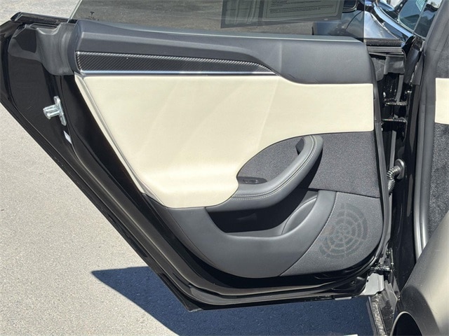Thumbnail: 2023 Tesla Model S - 28