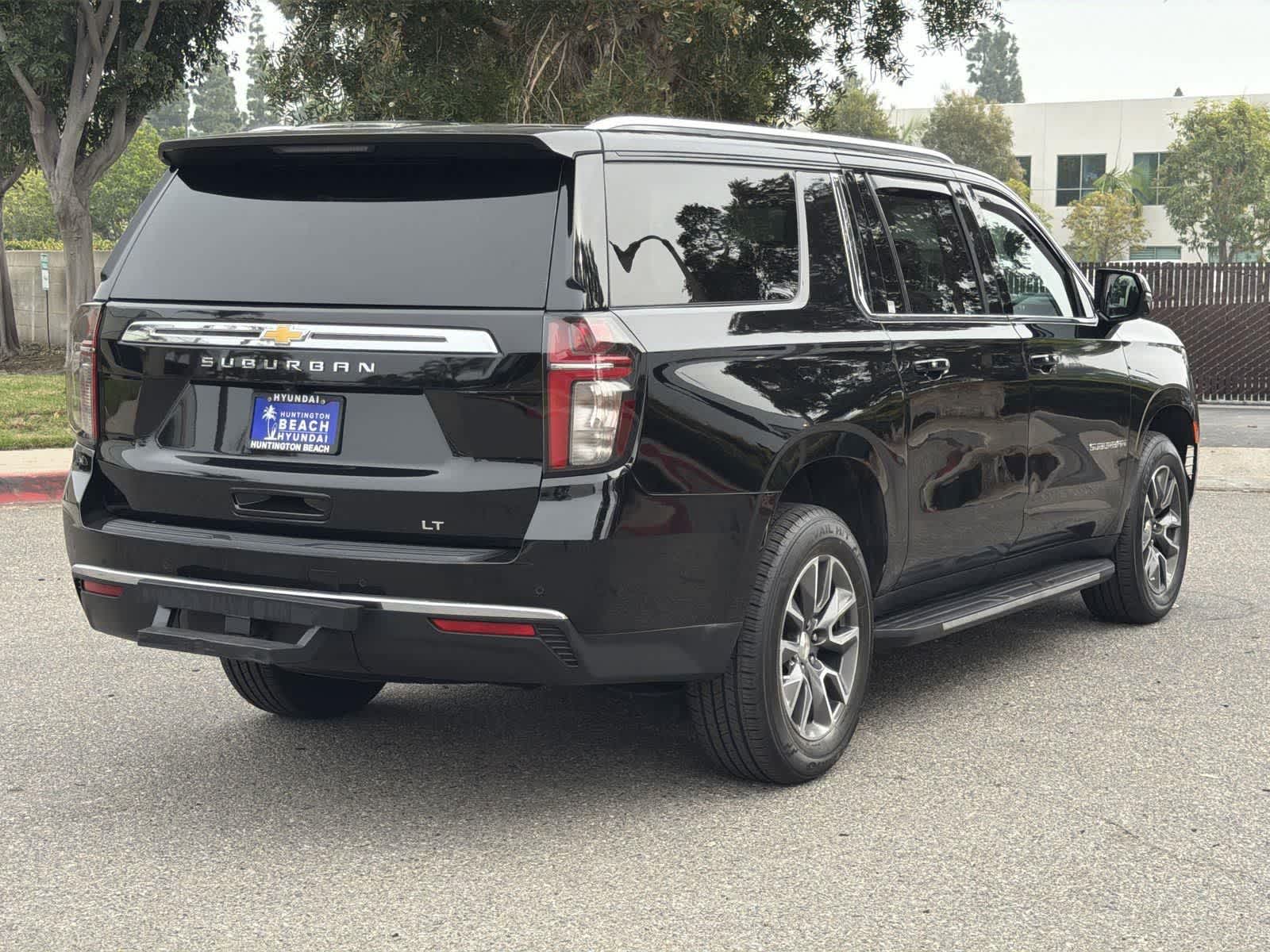 Thumbnail: 2023 Chevrolet Suburban - 6