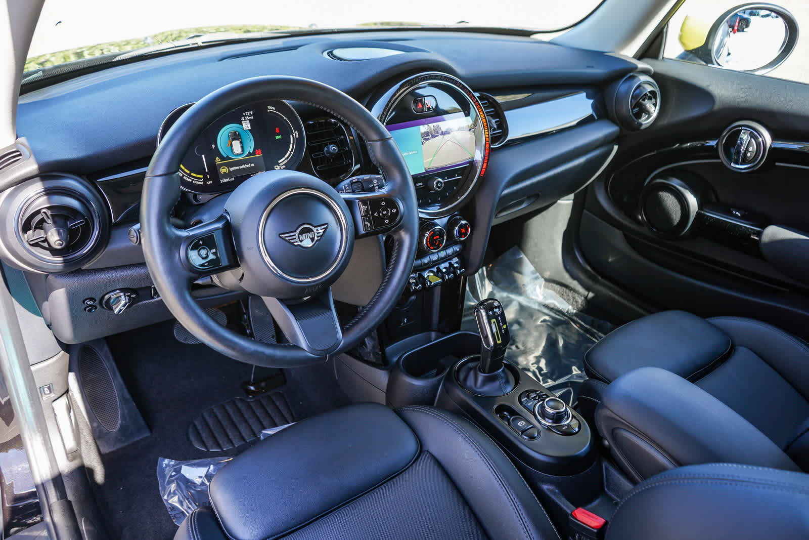 Thumbnail: 2022 MINI Cooper Hardtop - 12