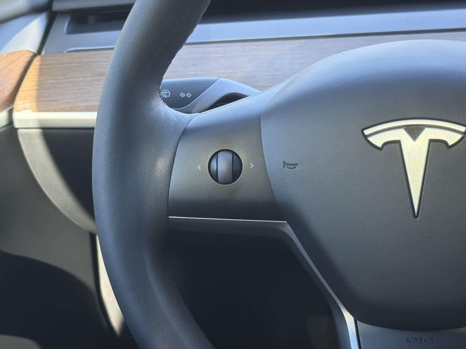 Thumbnail: 2023 Tesla Model Y - 13