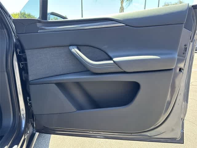 Thumbnail: 2022 Tesla Model X - 35