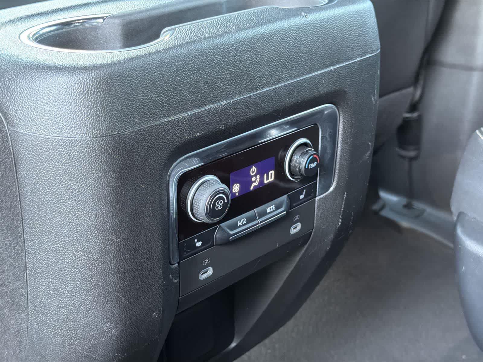 Thumbnail: 2023 Chevrolet Suburban - 29