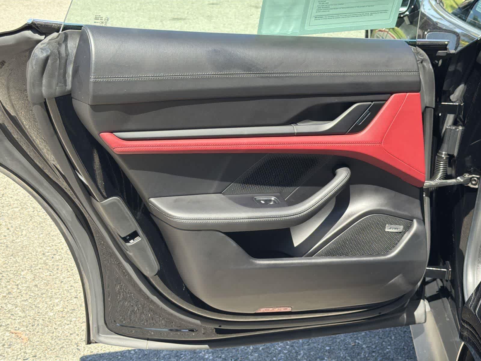 Thumbnail: 2022 Porsche Taycan - 28