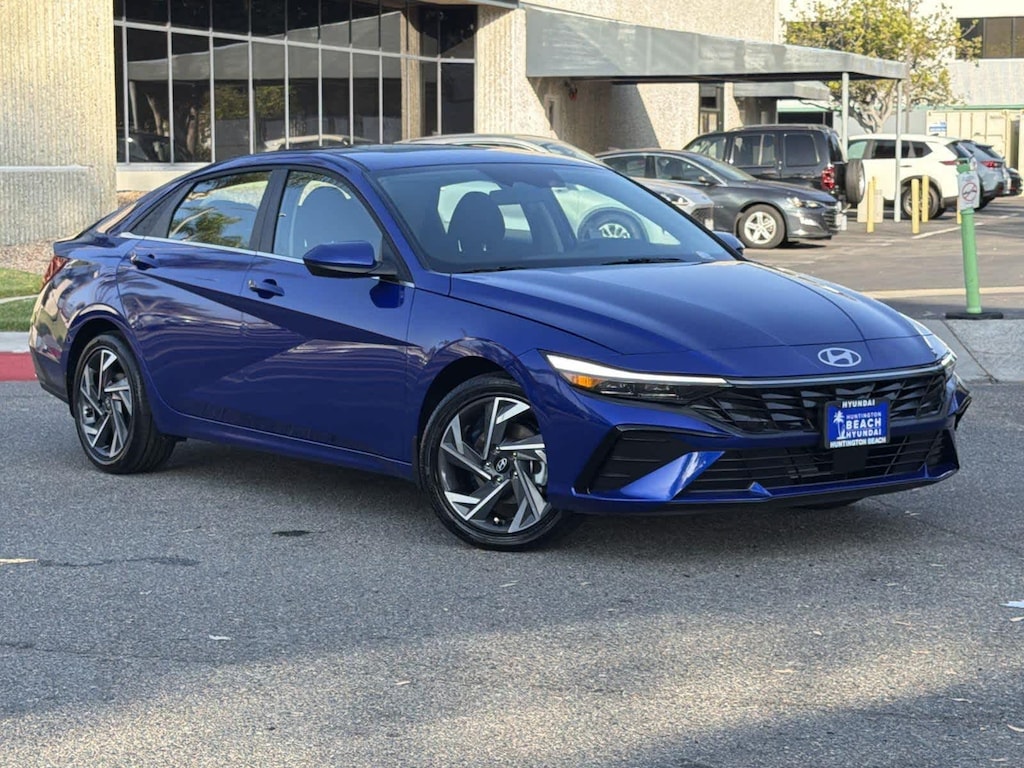 Certified 2025 Hyundai Elantra SEL Convenience Sedan