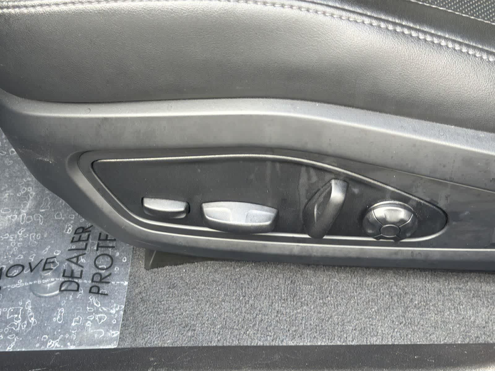 Thumbnail: 2022 Porsche Taycan - 25