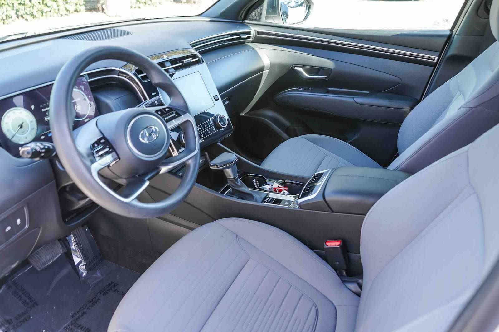 Thumbnail: 2023 Hyundai Santa Cruz - 16