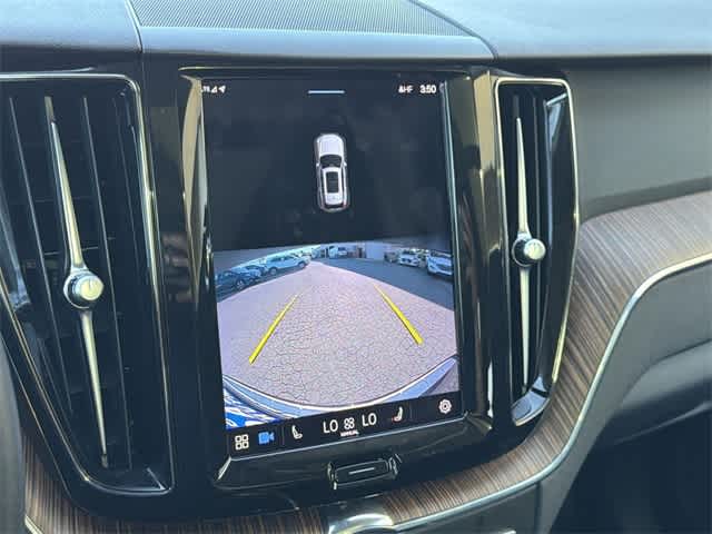 Thumbnail: 2022 Volvo XC60 - 18