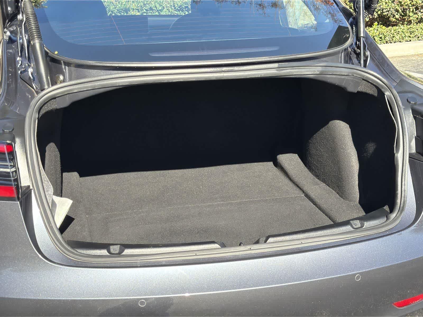 Thumbnail: 2022 Tesla Model 3 - 31