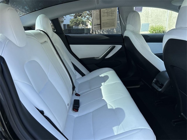 Thumbnail: 2018 Tesla Model 3 - 33