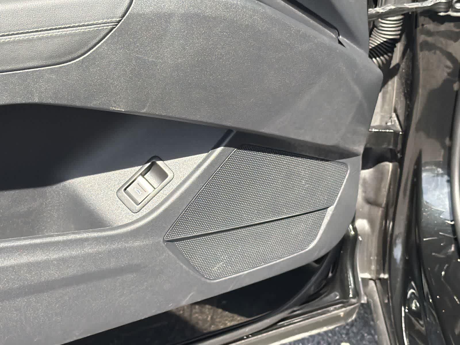 Thumbnail: 2023 Audi Q4 e-tron - 24