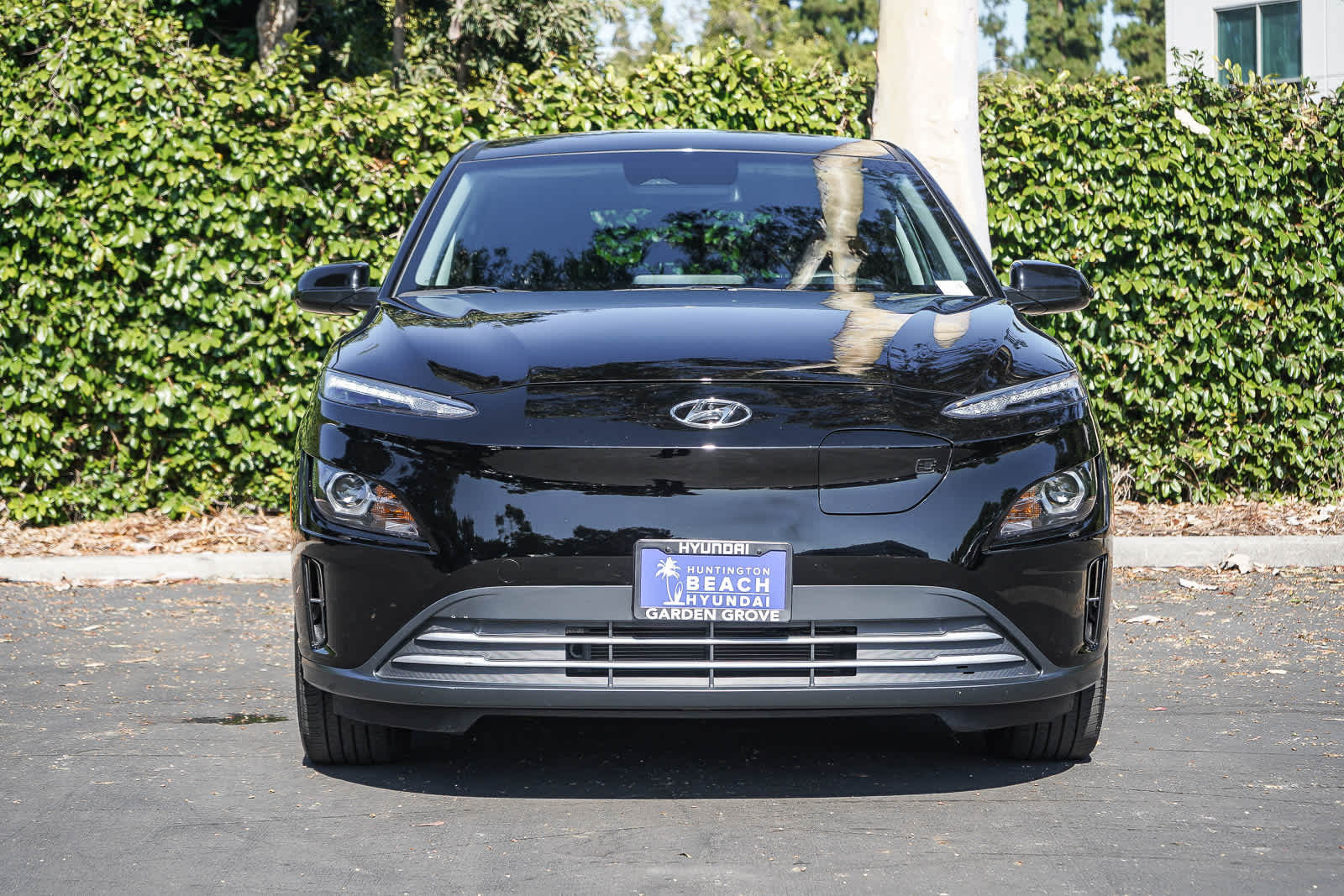 Used 2022 Hyundai Kona EV SEL with VIN KM8K33AG1NU138249 for sale in Huntington Beach, CA