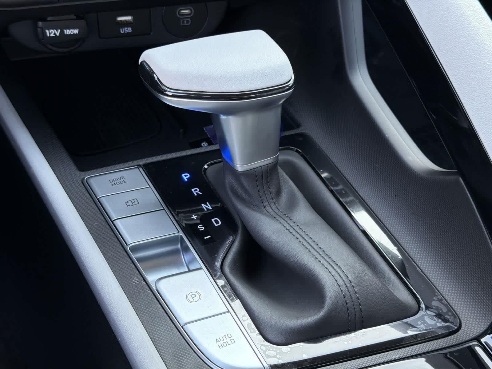 Thumbnail: 2025 Hyundai Elantra - 17