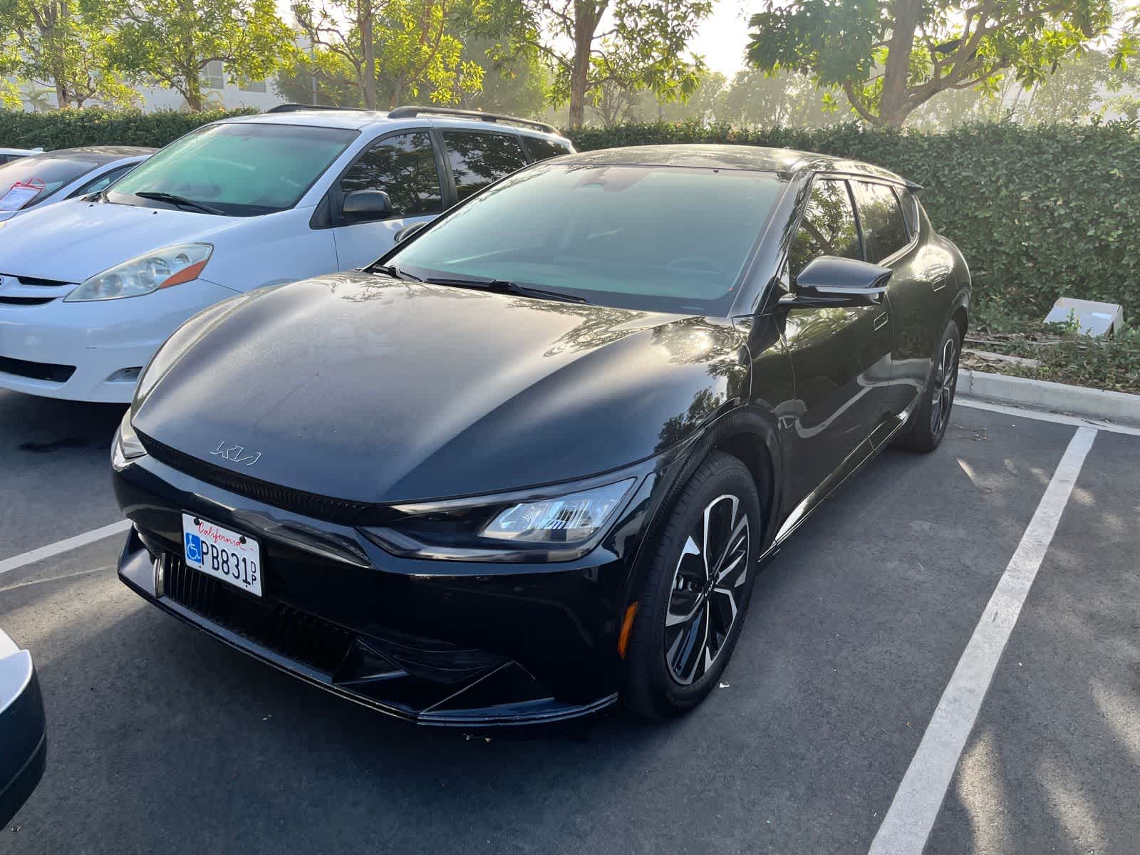 Thumbnail: 2022 Kia EV6 - 1