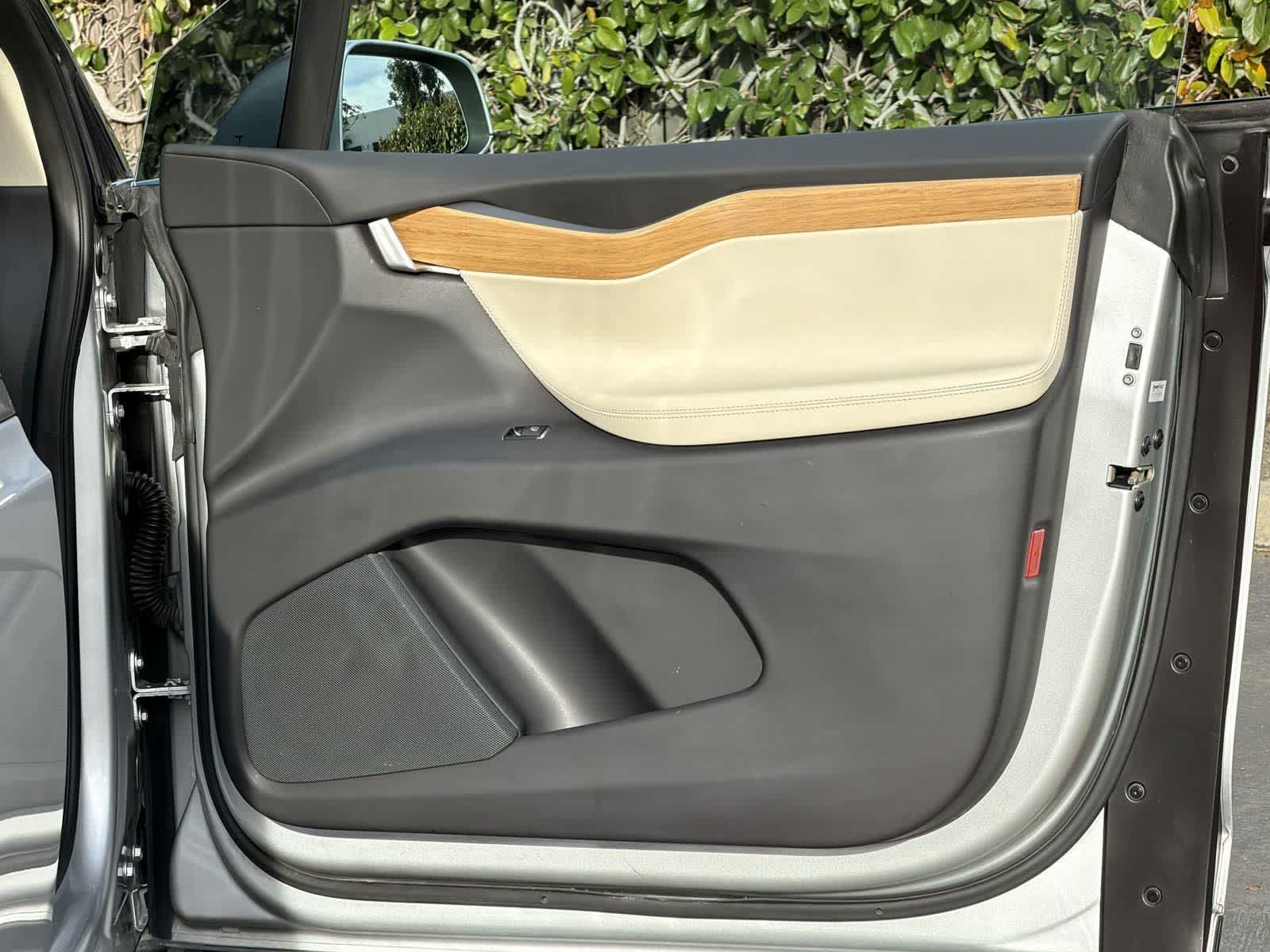 Thumbnail: 2018 Tesla Model X - 35