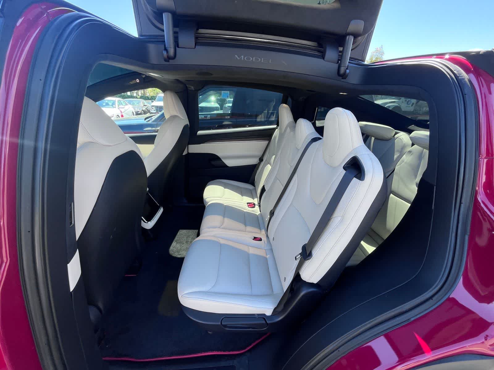 Thumbnail: 2022 Tesla Model X - 8