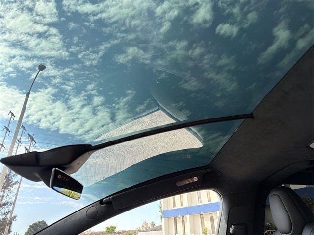 Thumbnail: 2023 Tesla Model X - 10