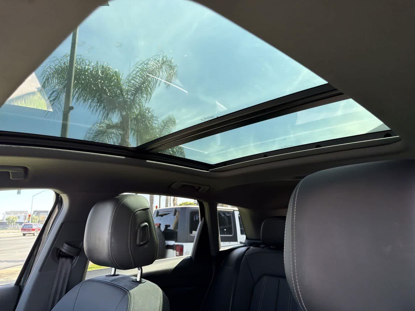 Thumbnail: 2023 Audi Q4 e-tron - 10