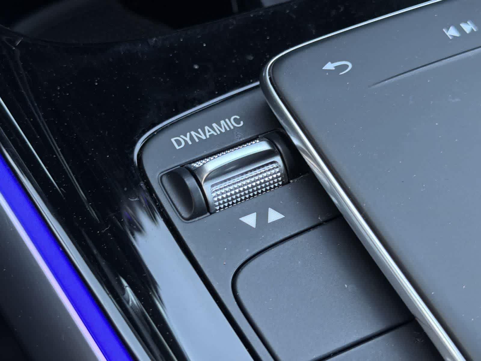 Thumbnail: 2023 Mercedes-Benz GLB - 21