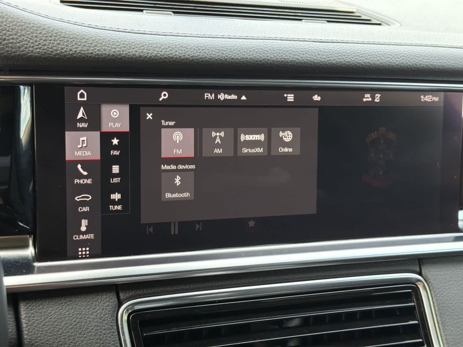 Thumbnail: 2021 Porsche Panamera - 19