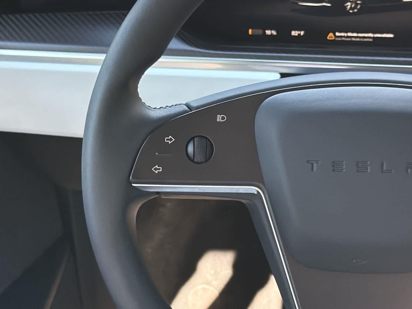 Thumbnail: 2022 Tesla Model X - 13