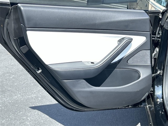 Thumbnail: 2018 Tesla Model 3 - 29