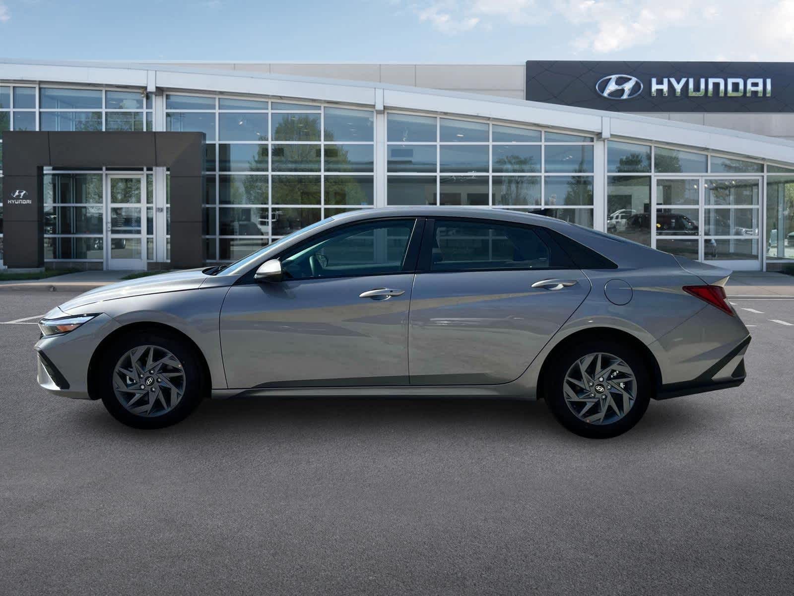 Thumbnail: 2025 Hyundai Elantra - 3