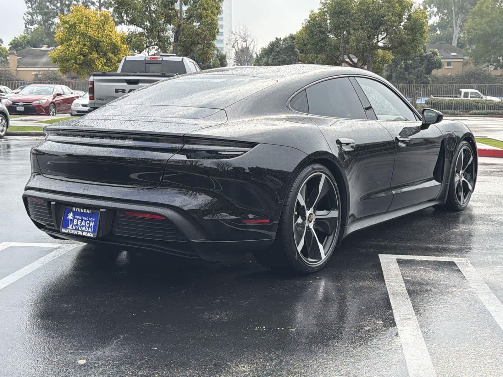 Thumbnail: 2022 Porsche Taycan - 6