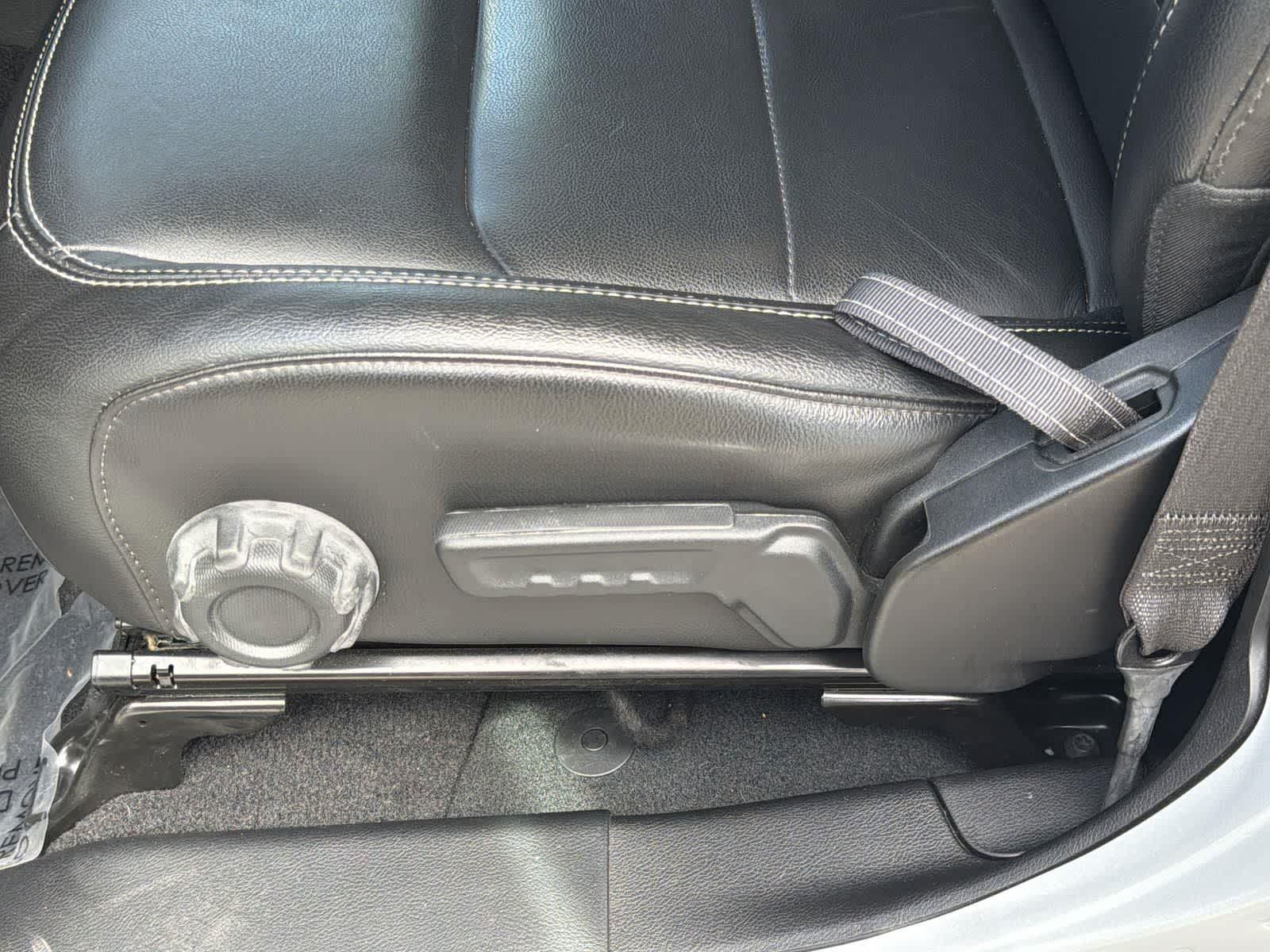 Thumbnail: 2023 Jeep Wrangler - 23