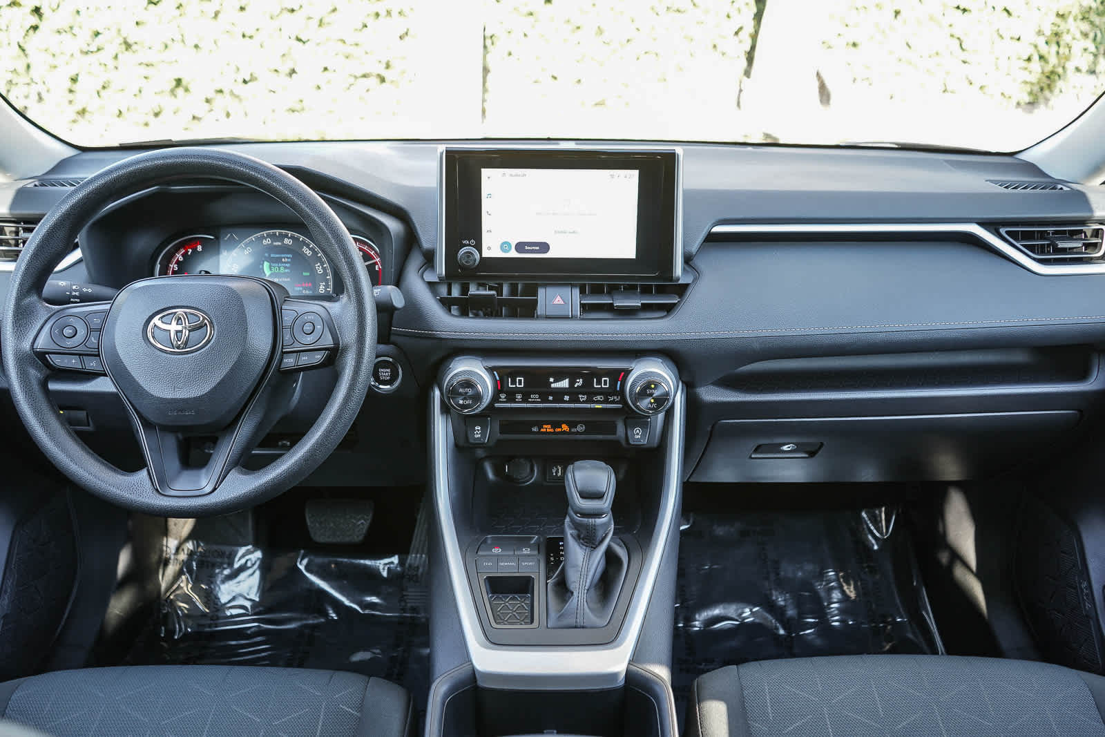Thumbnail: 2025 Toyota RAV4 - 11