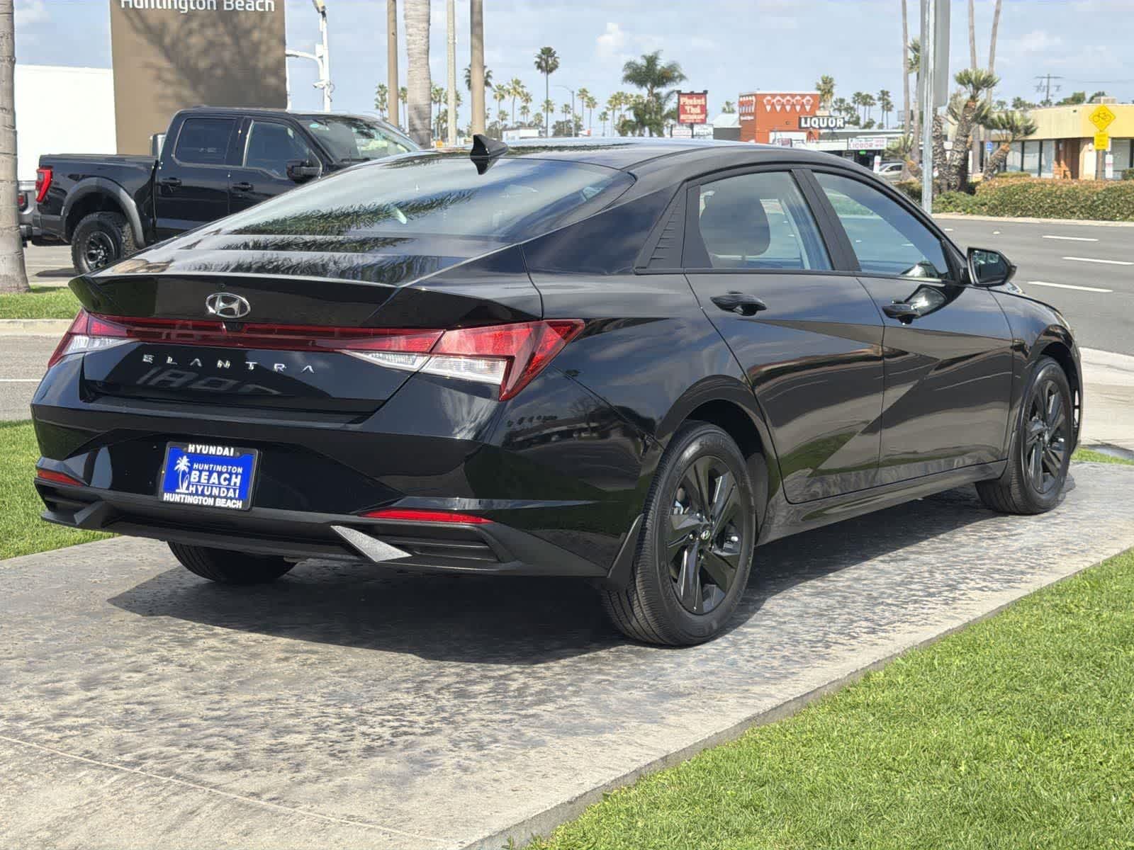 Thumbnail: 2023 Hyundai Elantra - 6